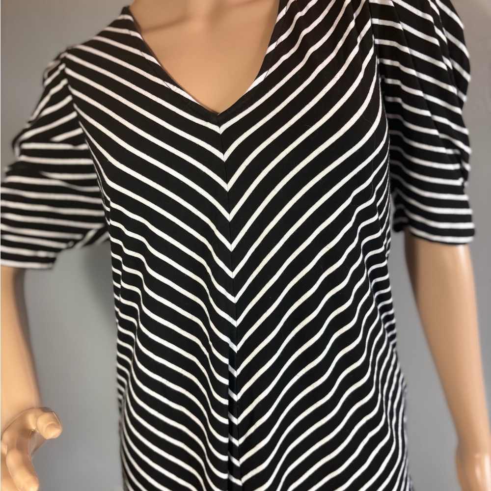 Frame Denim Black and White Chevron Top With Puffed Sleeves Size Large